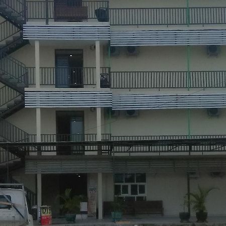 Reddoorz Plus At Pelita Guest House Balikpapan Bagian luar foto