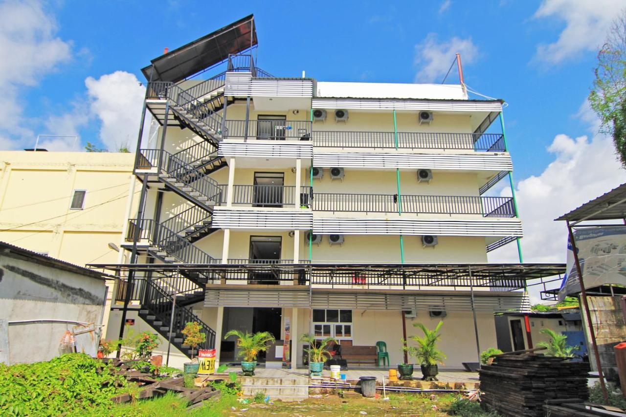 Reddoorz Plus At Pelita Guest House Balikpapan Bagian luar foto